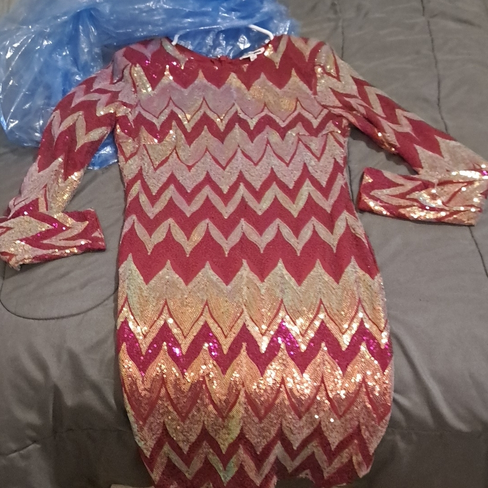 Fashion Nova Pink and Gold Bodycon Mini Dress with 3/4 Cuffed Sleeves